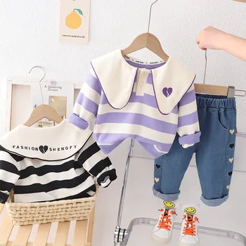 2023 Корейский осенний комплект одежды из 2 предметов для маленьких девочек, толстовка в полоску с длинным рукавом, джинсовые брюки с вышивкой Love, костюм для маленьких девочек