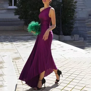 Новое женское платье с косым вырезом на одно плечо 2023, плиссированное открытое платье (атлас)